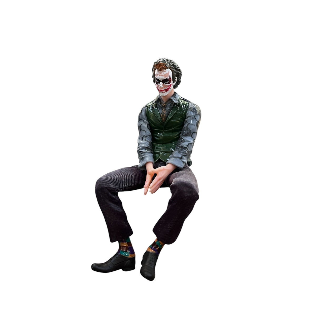 Joker Sitting Pose Action Figure – Detailed Collectible Figurine