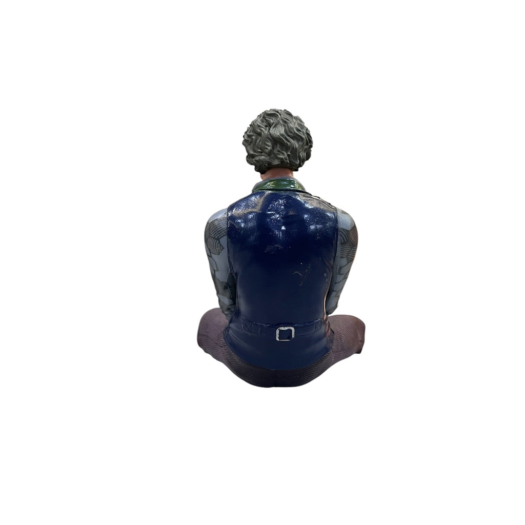 Joker Sitting Pose Action Figure – Detailed Collectible Figurine